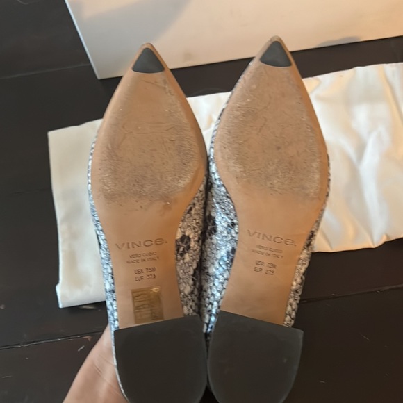 Worn once Vince shoes - Picture 4 of 4